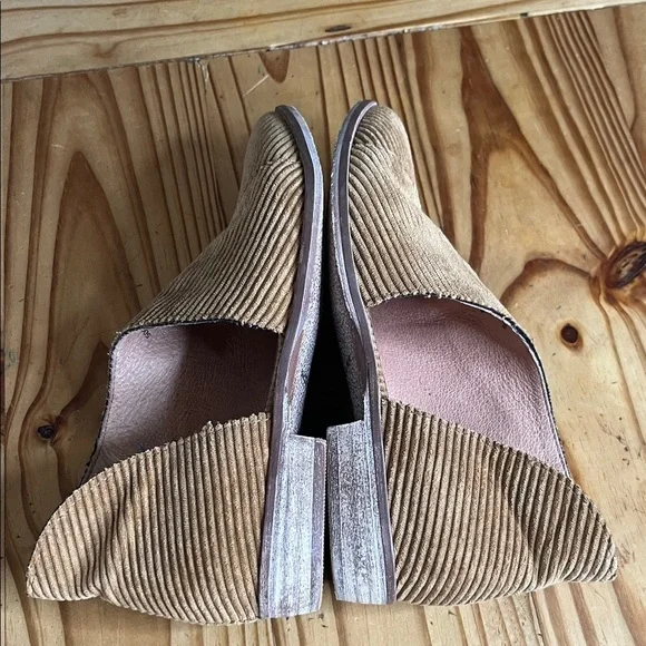 Free People Royale Gold Corduroy Flats Slip-On Shoes Textured - Picture 8 of 8